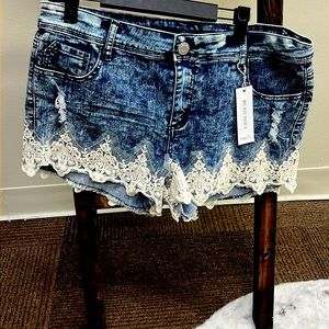 RUE 21 mid-rise denim shorts with lace and beaded details